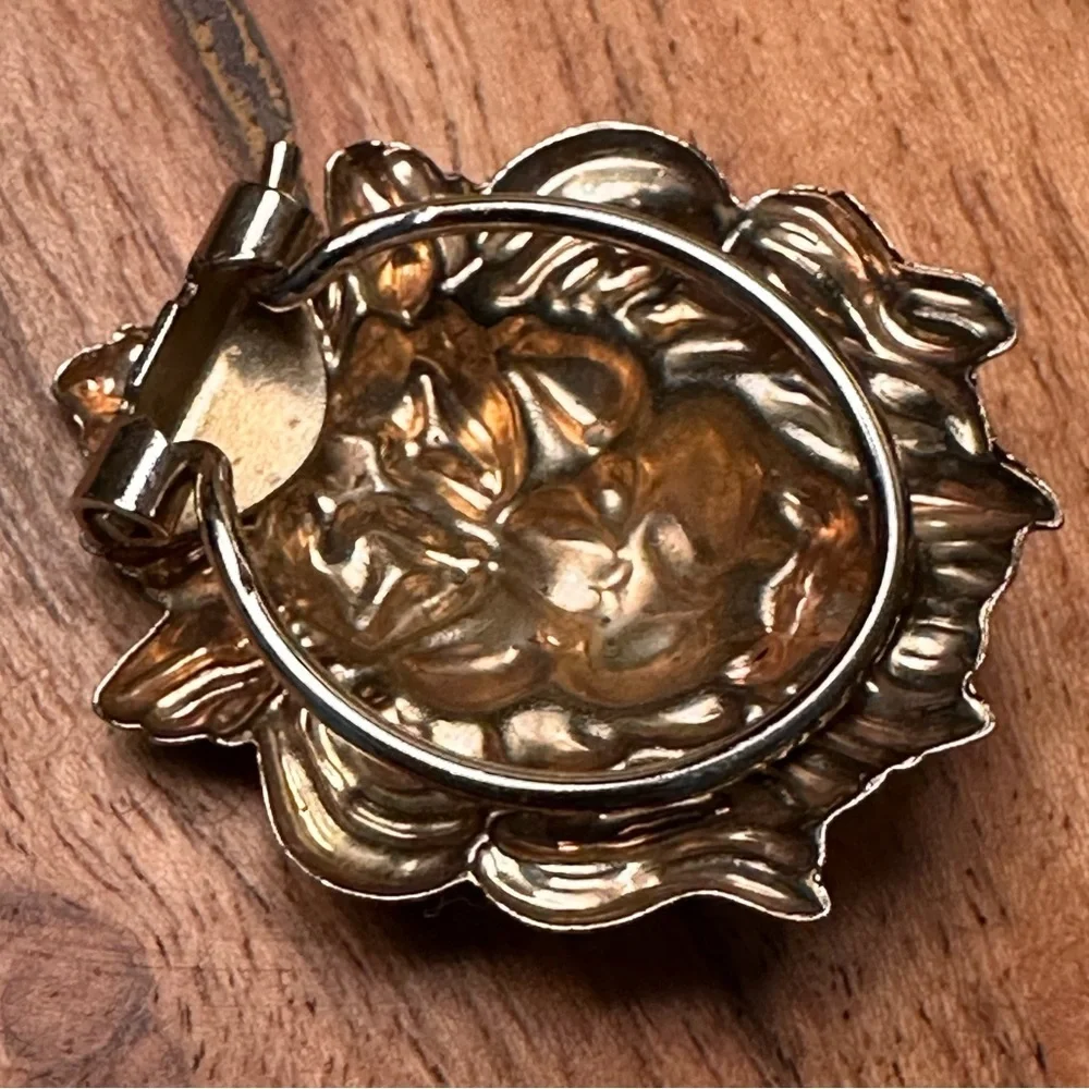 Vintage Gold Lion Scarf Clip Brooch